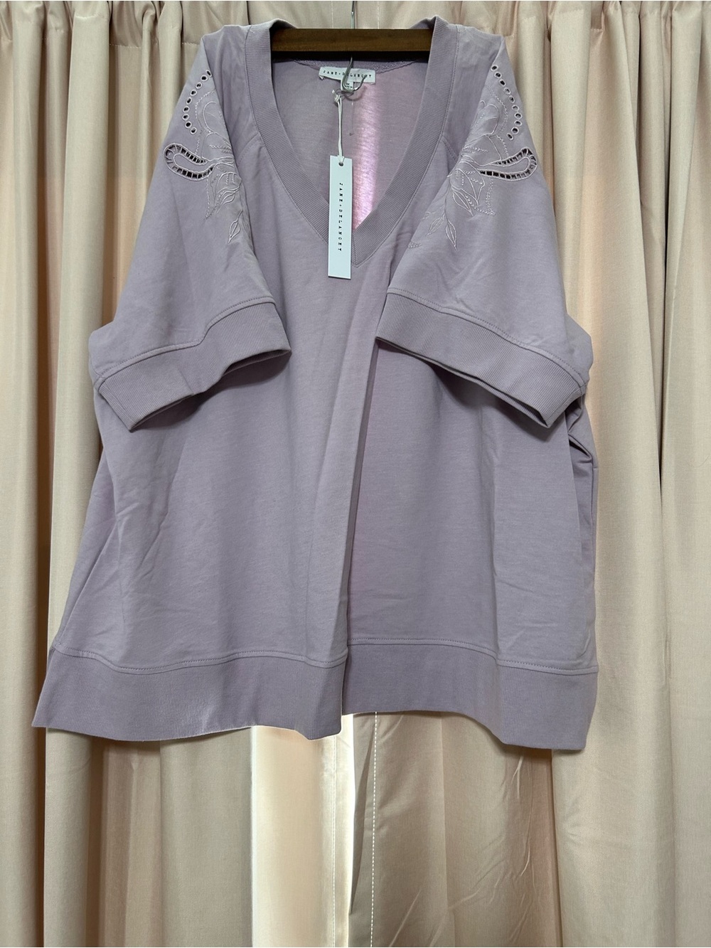 Jane and Delancey Lavender V‑Neck Short Sleeve Tunic